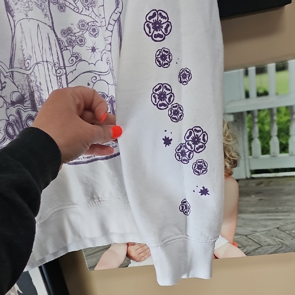 Taylor Swift Speak Now Graphic Sweatshirt with Purple Design - Picture 4 of 8